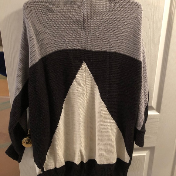 Design Lab Cardigan - Picture 2 of 3